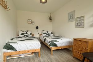 Garden Studio LHS- click for photo gallery